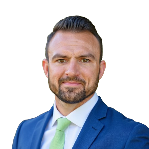 tryiton__blue_suit_green_tie_blurred_green_trees_194656